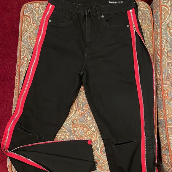 Super Sexy Black Stretch, Skinny Leg BlankNYC Jeans. - Picture 4 of 7